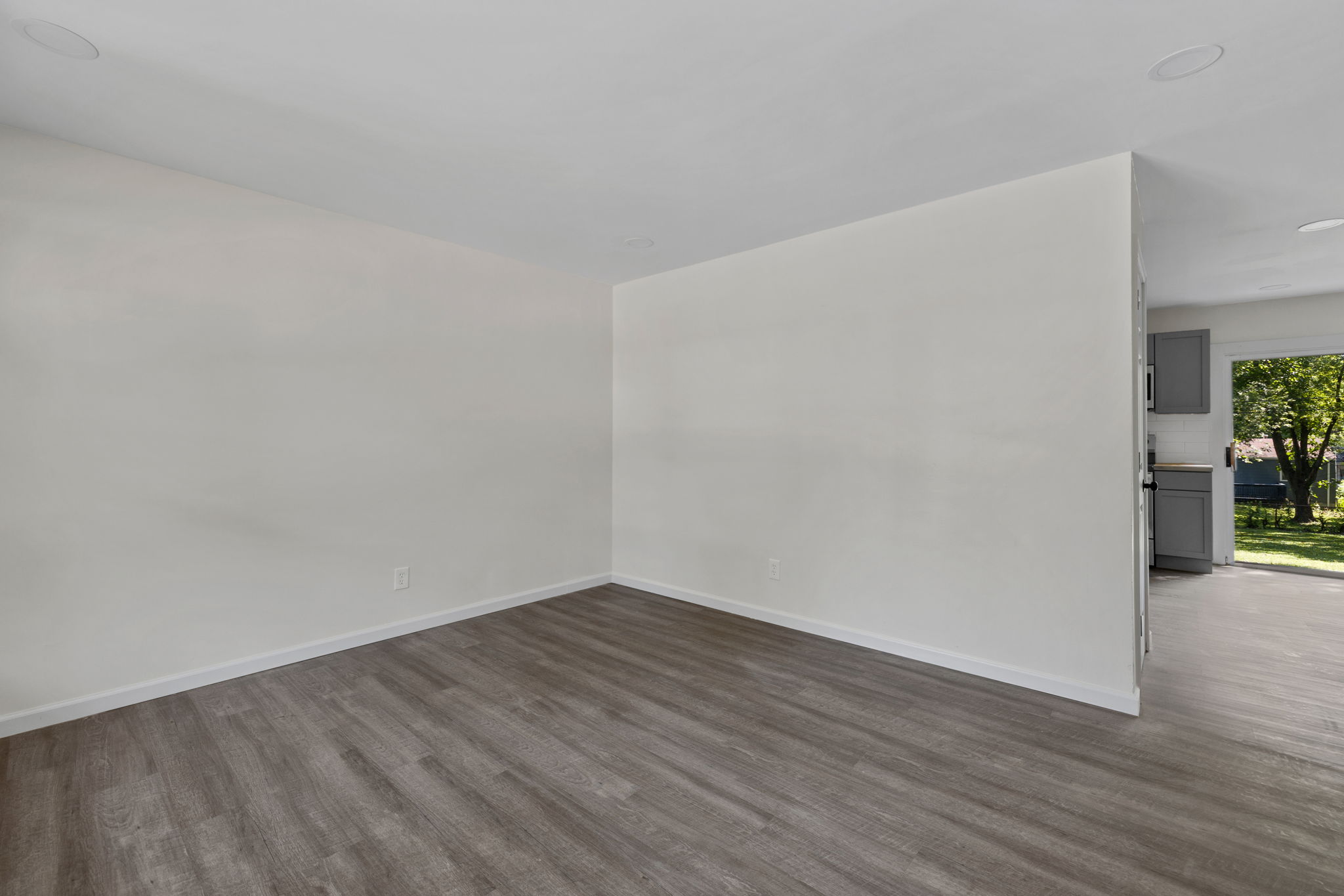 10422 Royal Dr, St. Louis, MO 63136, USA Photo 6
