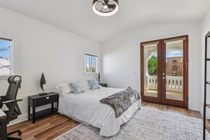 9th St-L2308-035.jpg