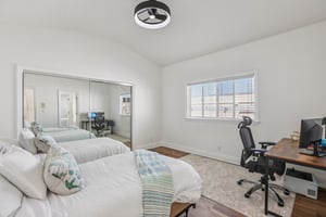 9th St-L2308-039.jpg