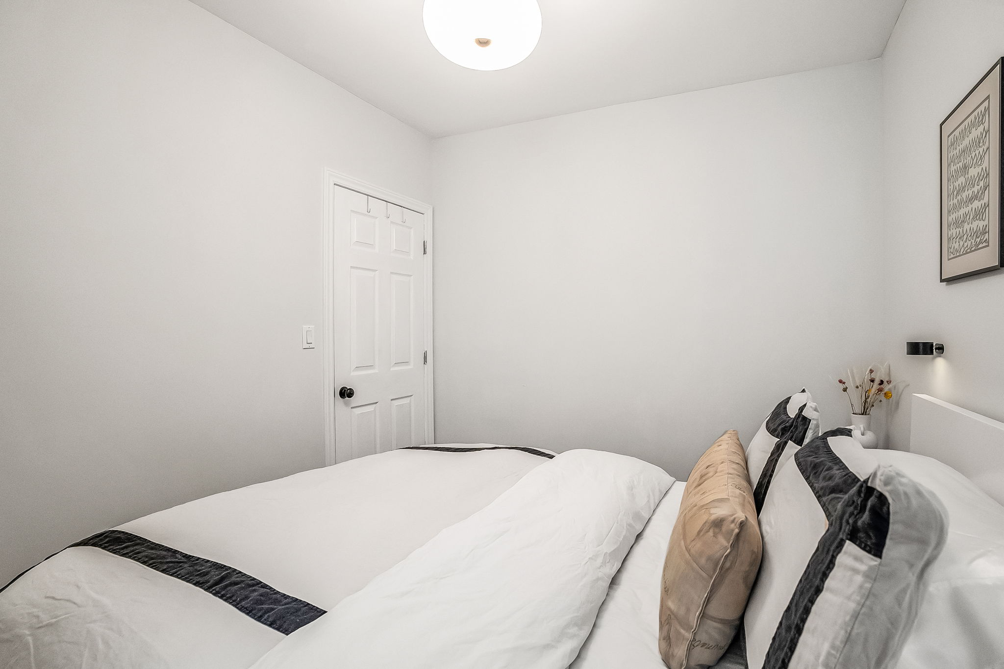 16-bedroom3