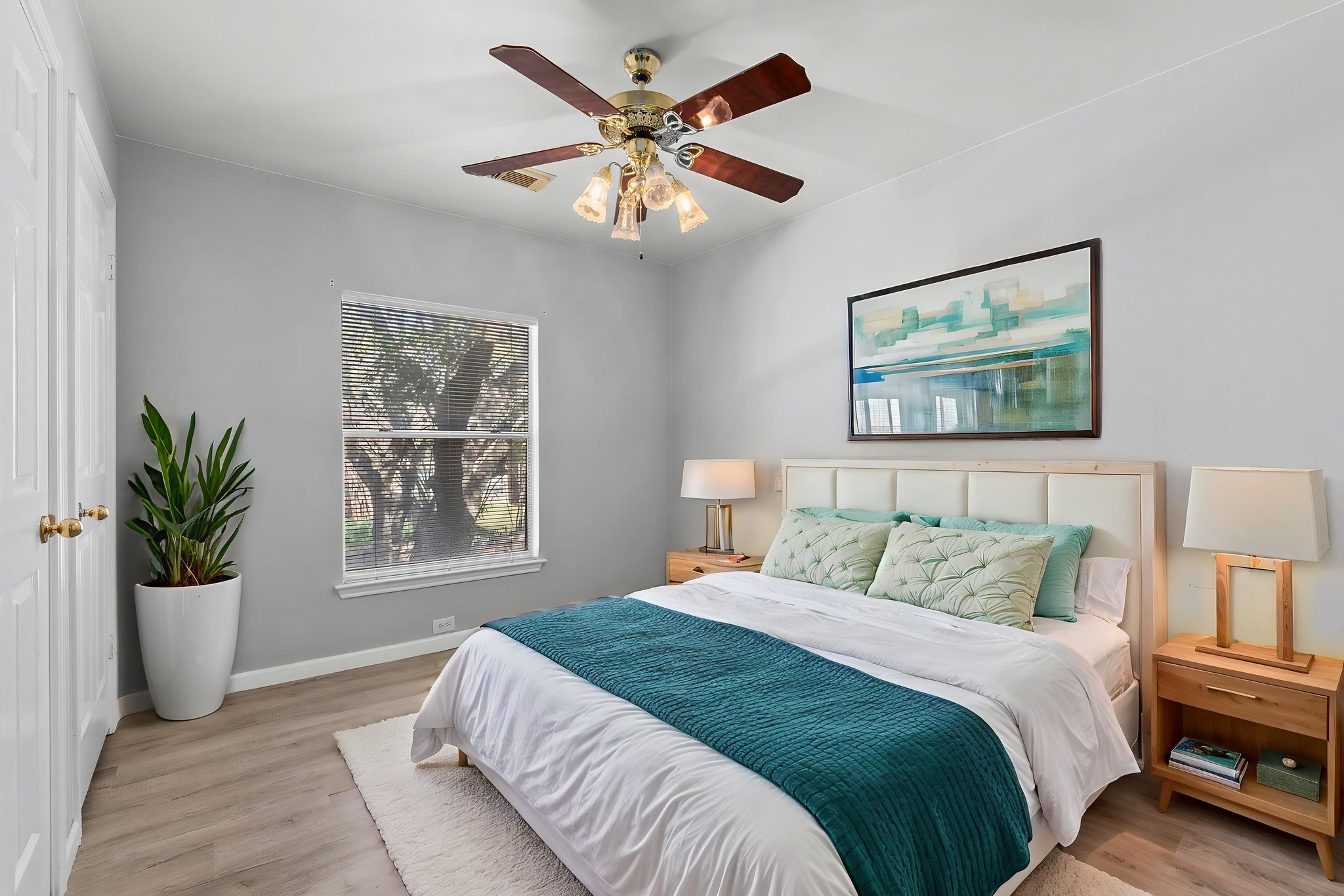 DSC08836 virtually staged.jpeg