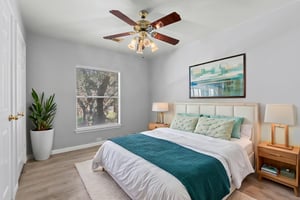 DSC08836 virtually staged.jpeg