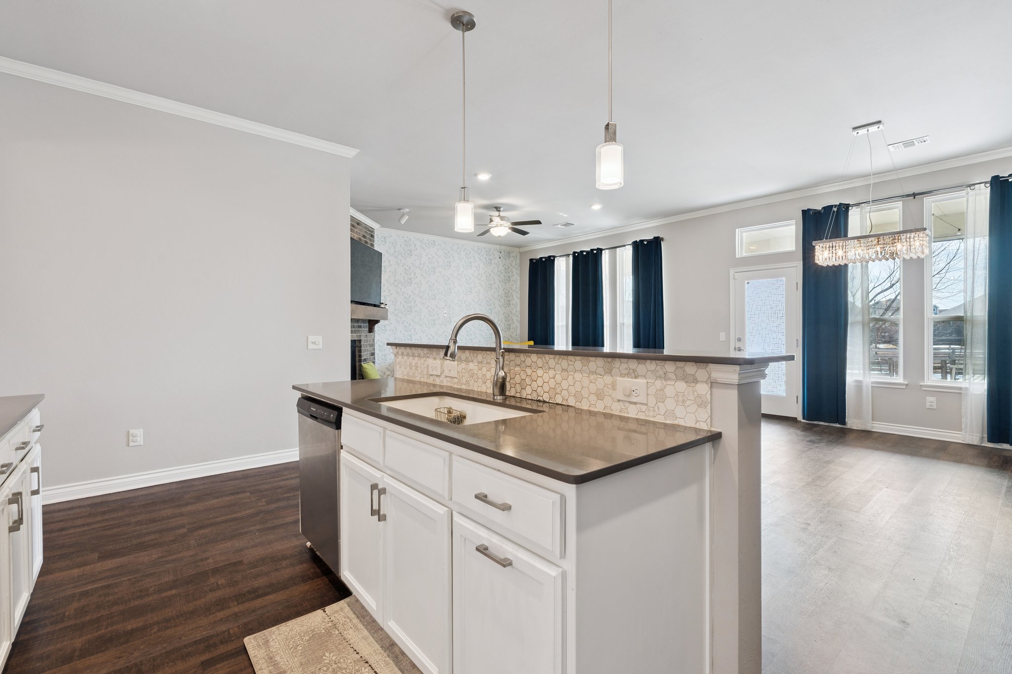 10436 NW 34th St_022.jpg