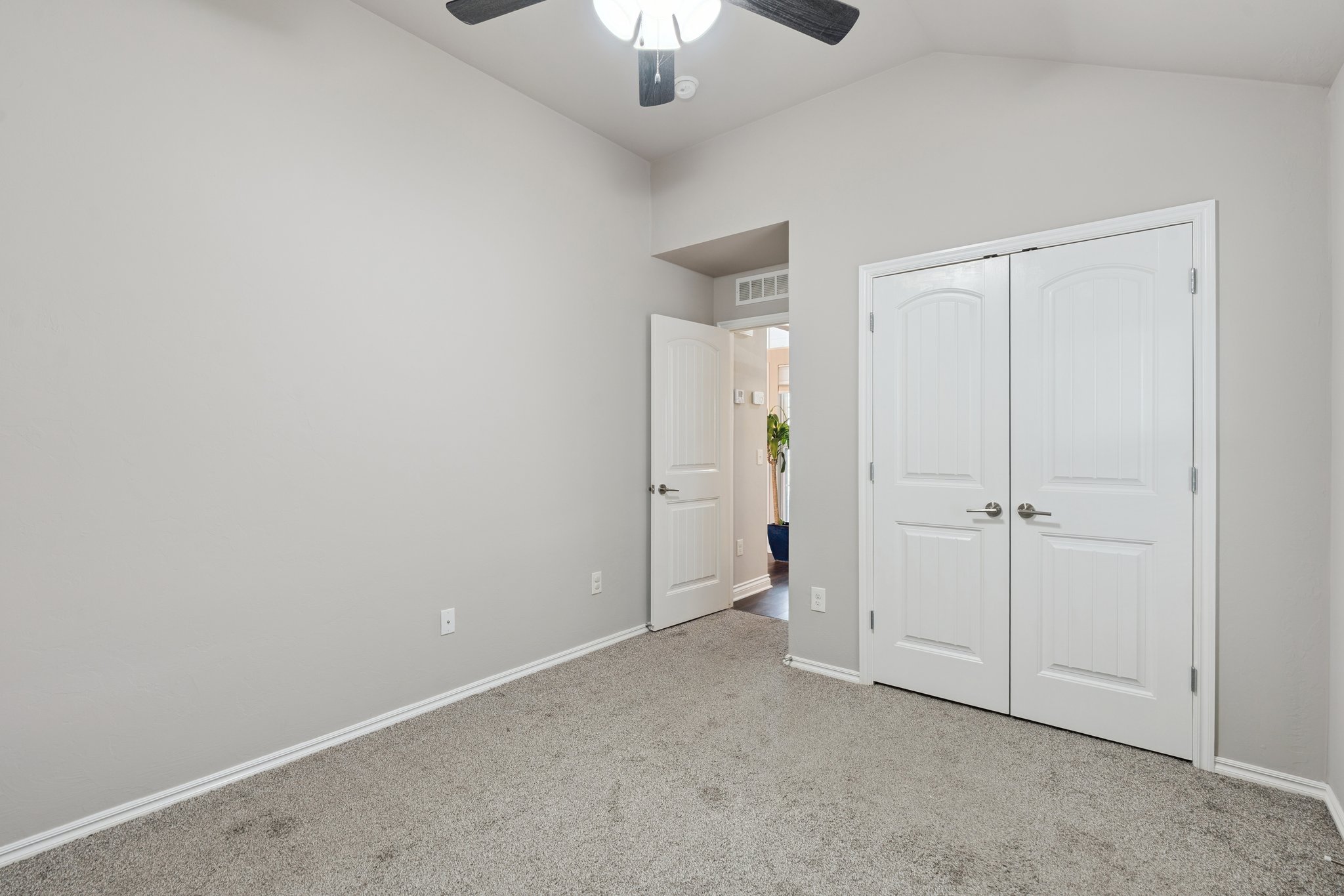 10436 NW 34th St_038.jpg