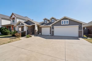 10436 NW 34th St_005 (2).jpg