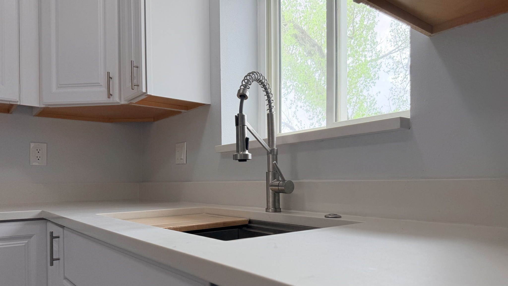 New Quartz Counter tops, sink & faucet