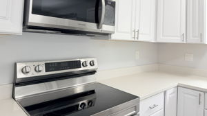 New Samsung Microwave & Stove/Oven