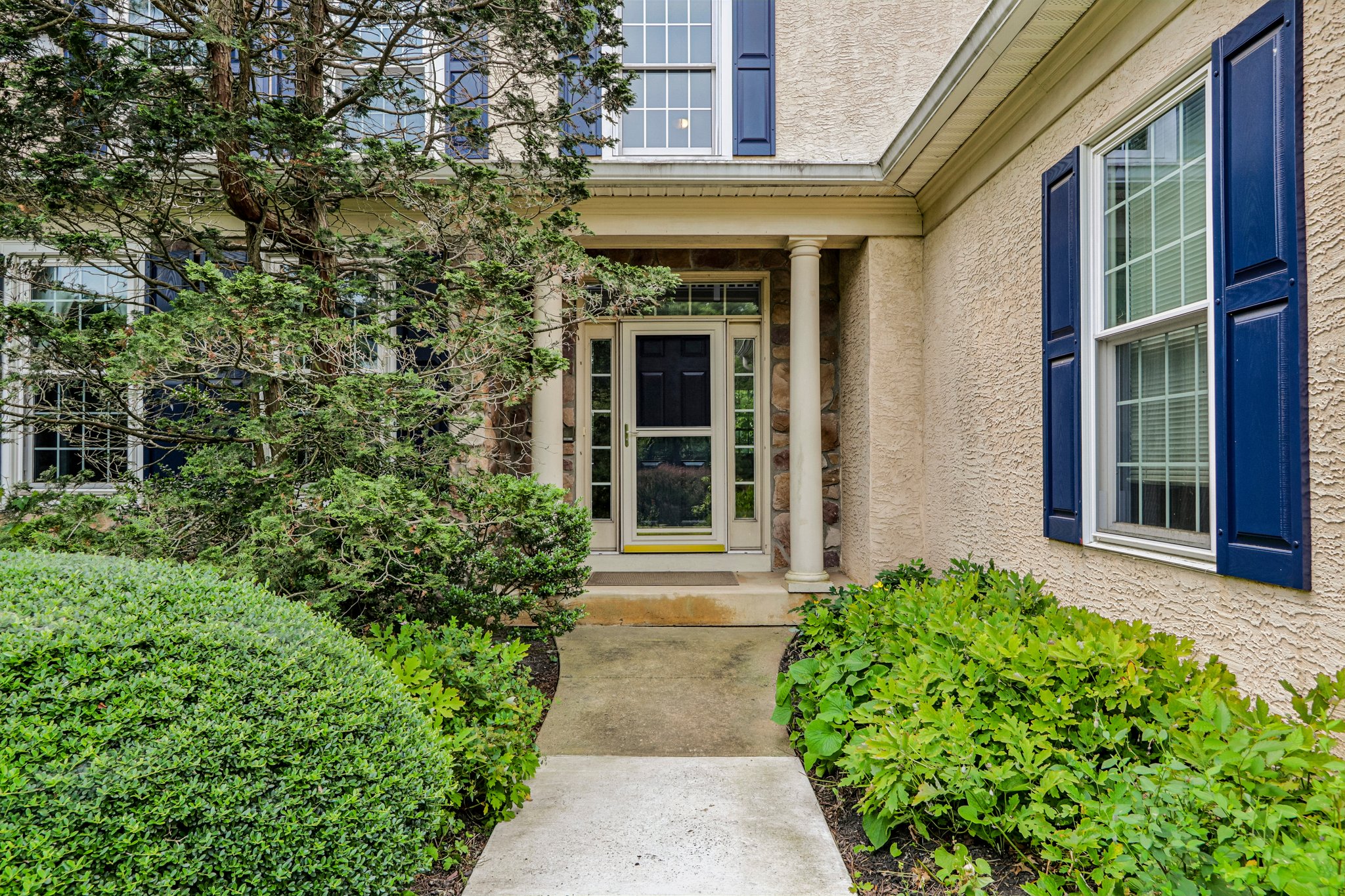 Glendevon Dr-S1707-003.jpg