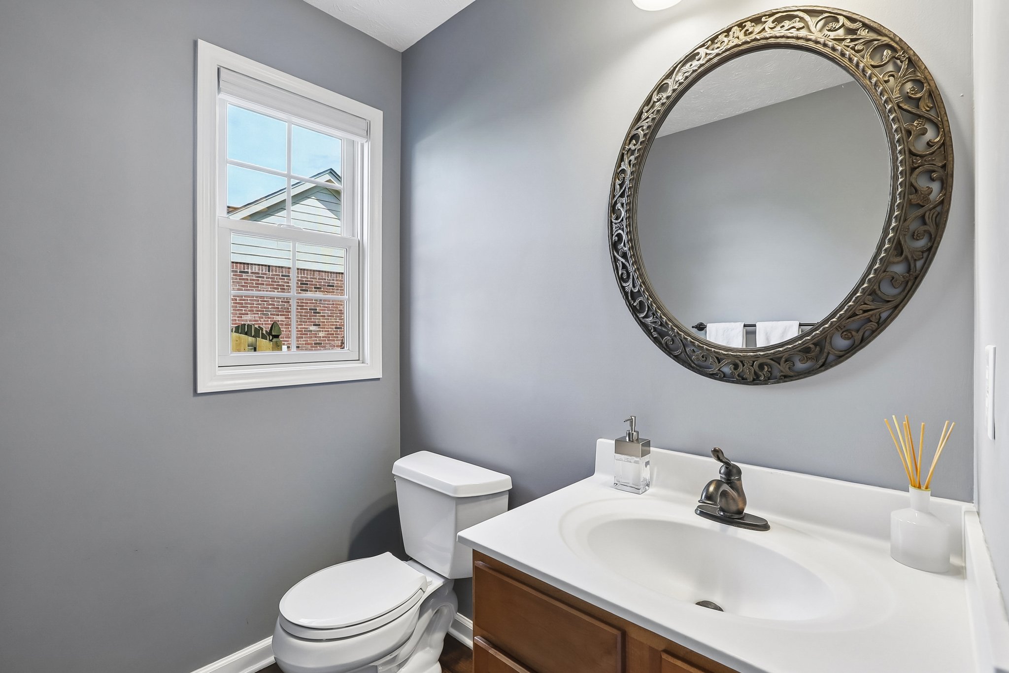 Pawtucket Dr-S0909-027.jpg