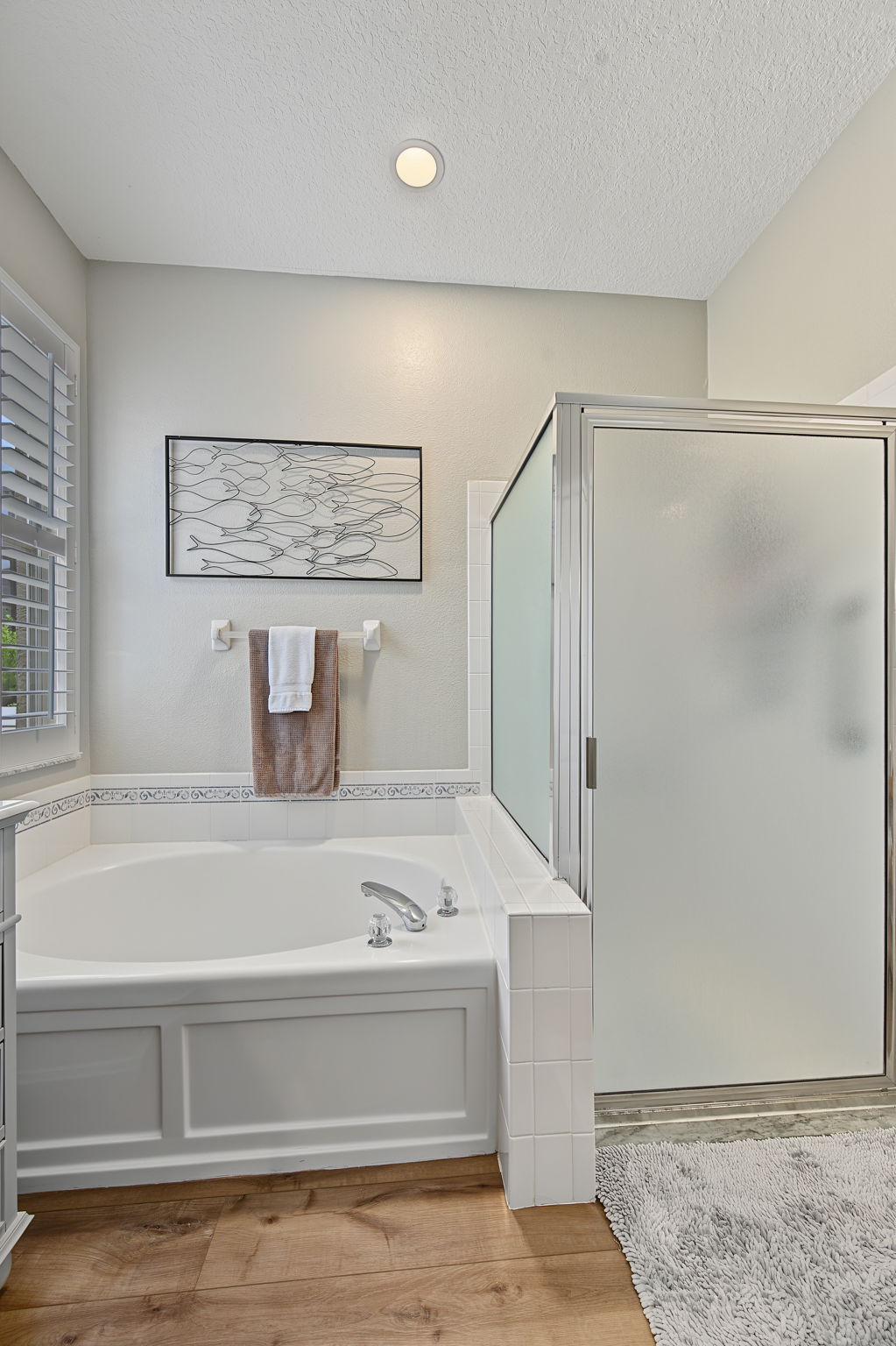 Primary Bathroom1b