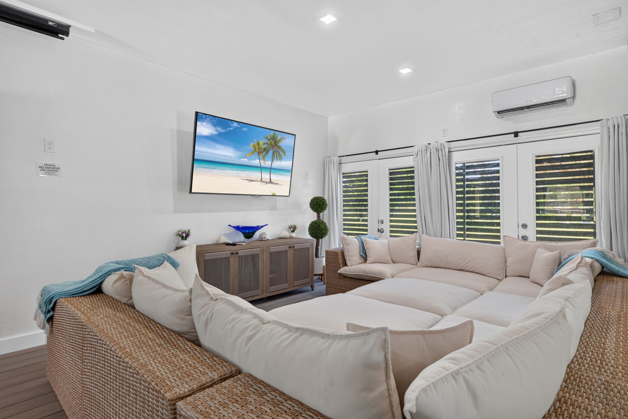 Family Room 1 of 2