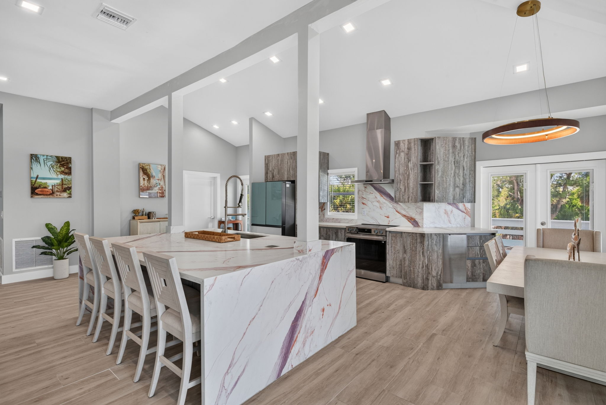 Kitchen 1 of 6