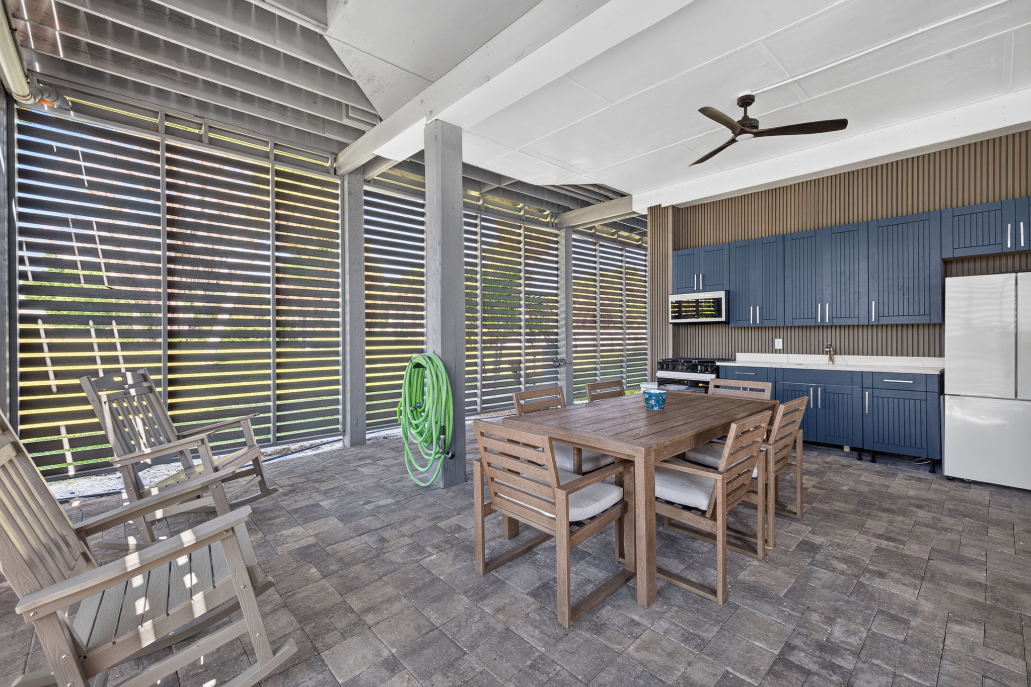 Outdoor Kitchen 1 of 3