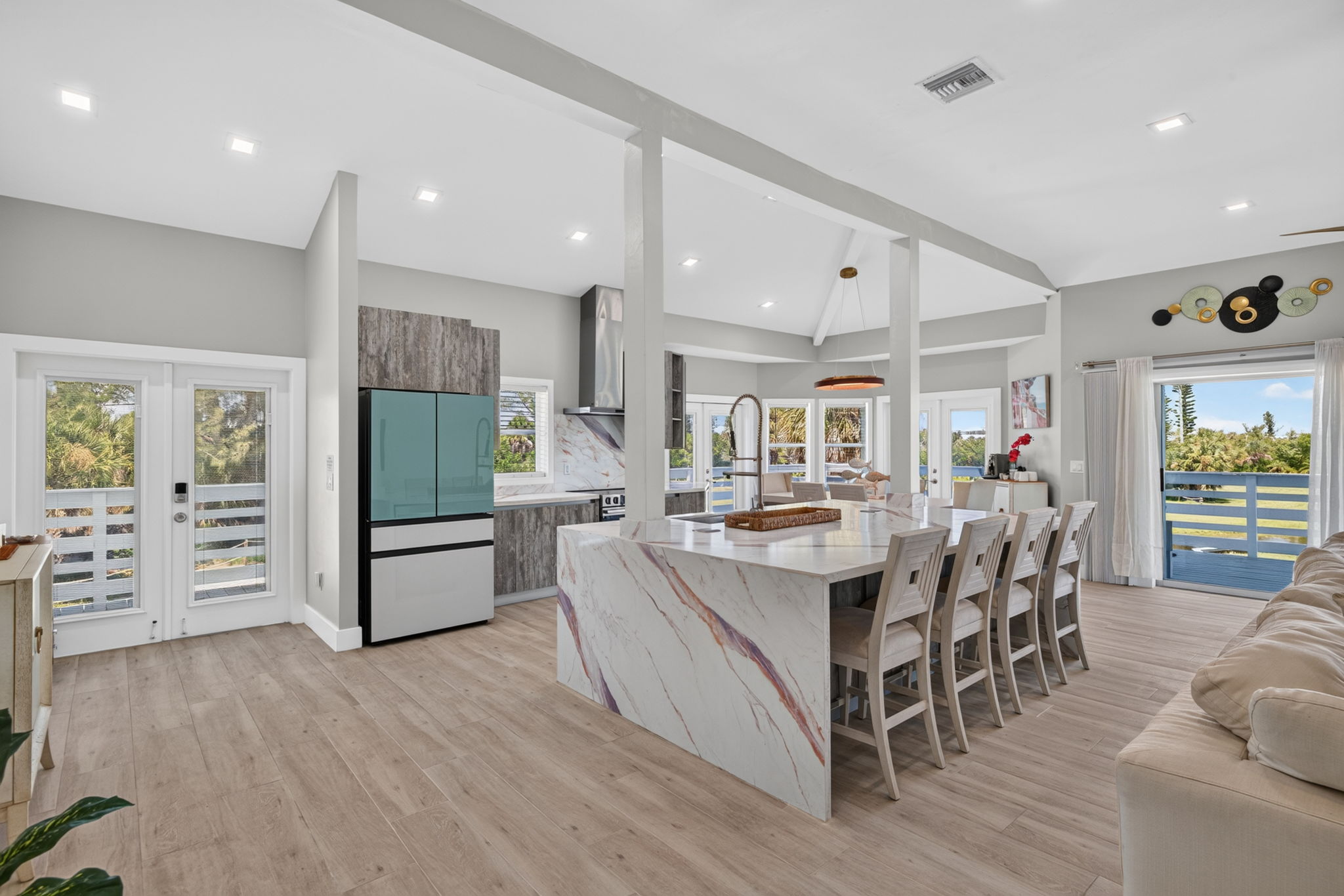 Breakfast Bar 1 of 2
