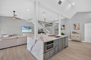 Kitchen 2 of 6