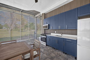 Outdoor Kitchen 2 of 3