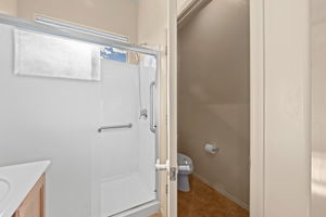  Photo 33