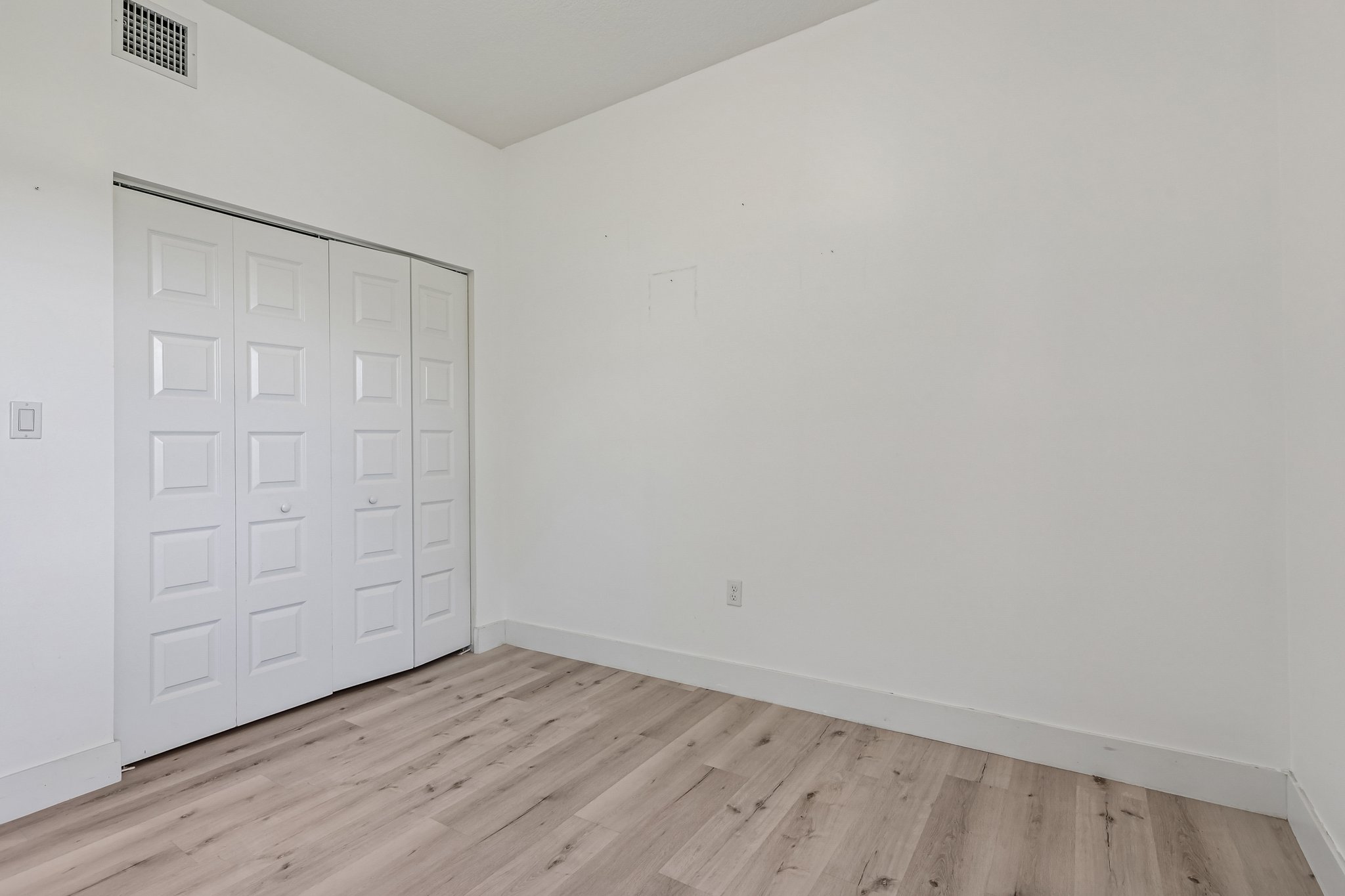 NW 82nd St-S2804-026.jpg