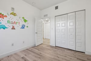 NW 82nd St-S2804-027.jpg