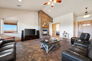 Living Room (4)