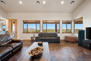 Living Room (5)