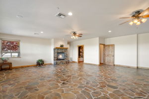 Family Room (5)