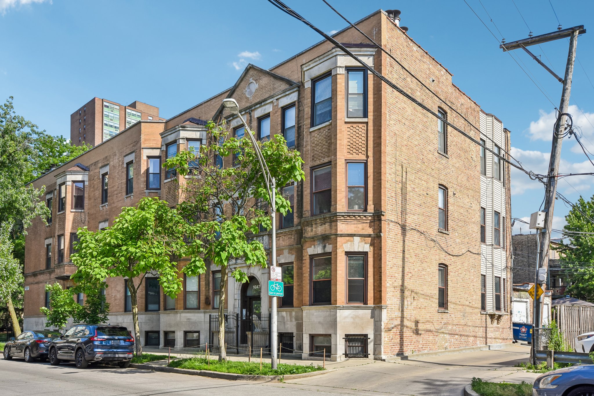 W Leland Ave 1W-S0506-003.jpg