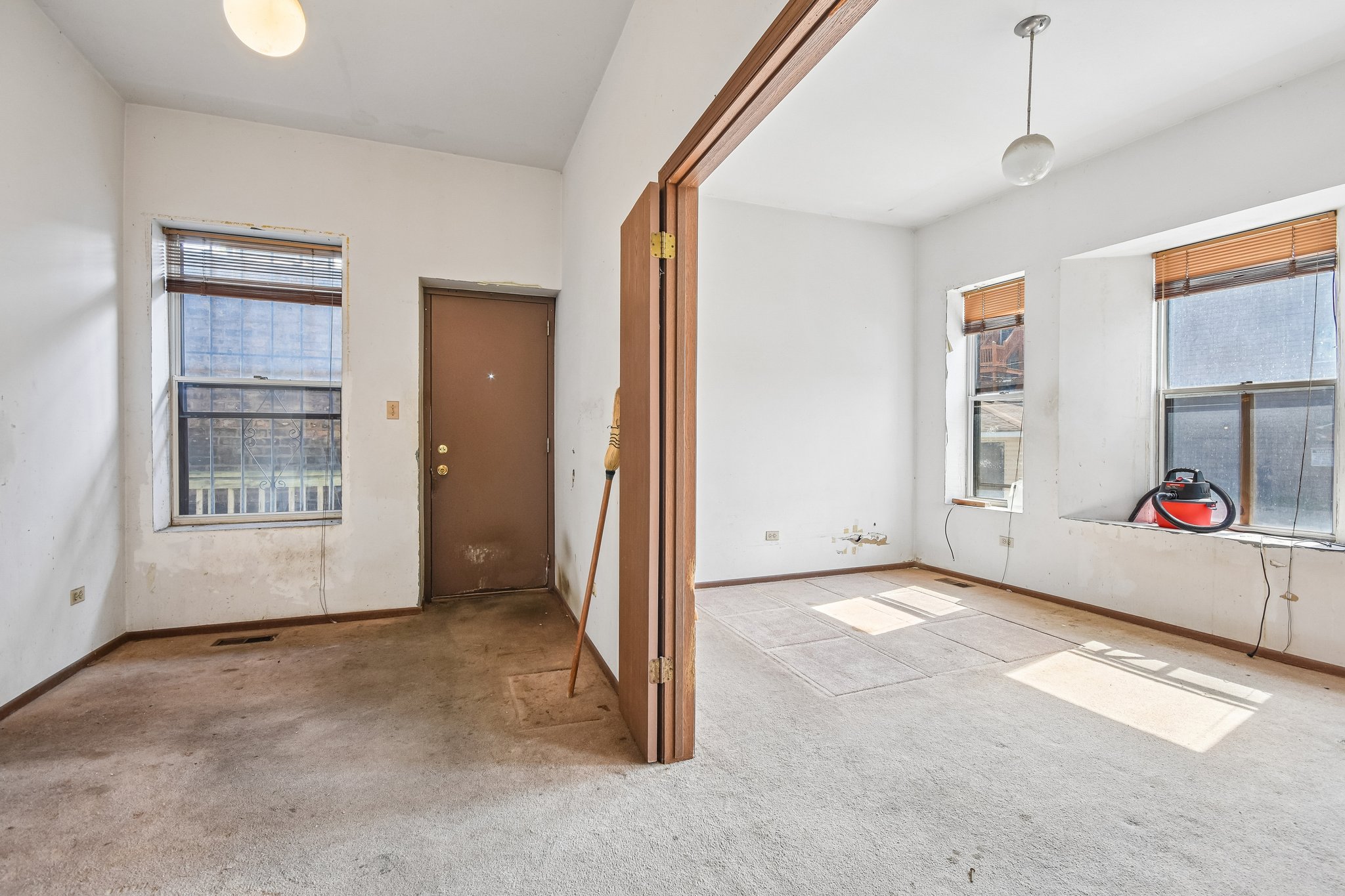 W Leland Ave 1W-S0506-006.jpg