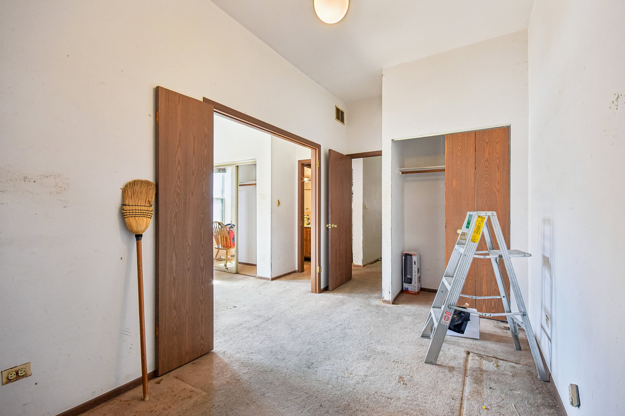 W Leland Ave 1W-S0506-014.jpg