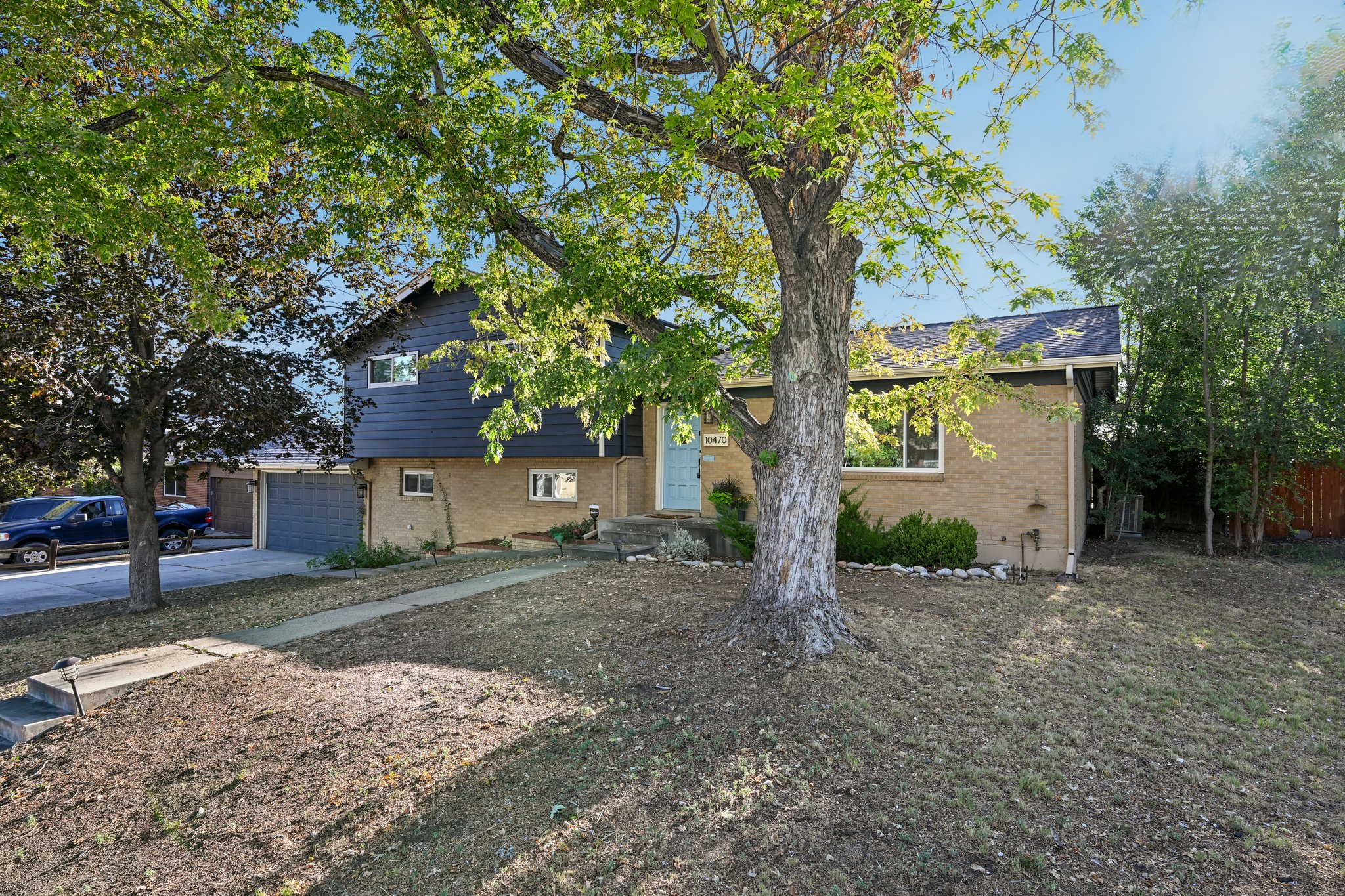 Livingston Dr-S2908-003.jpg