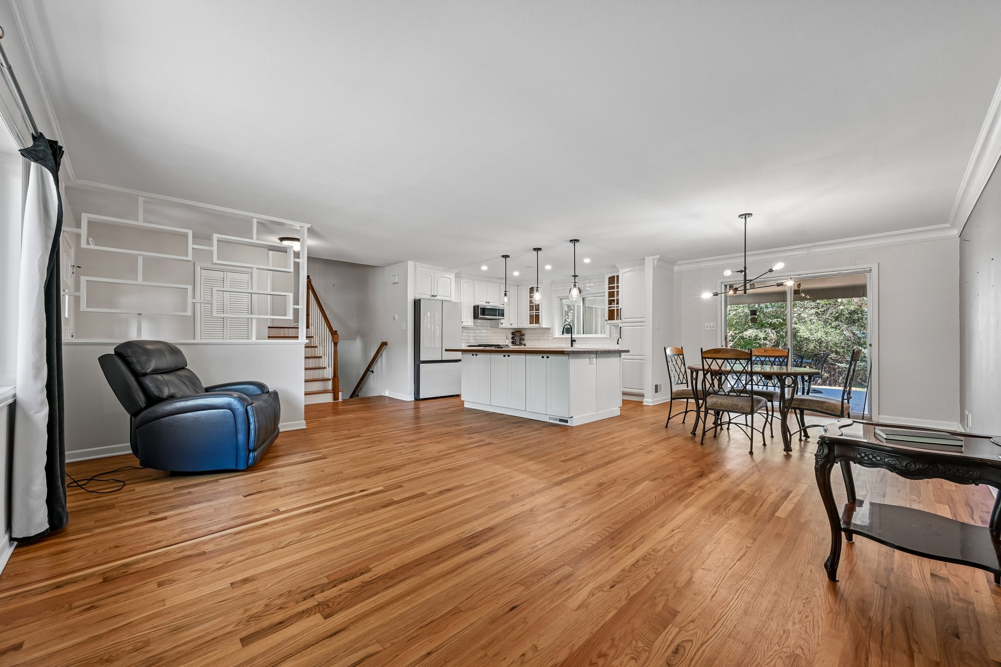 Livingston Dr-S2908-008.jpg