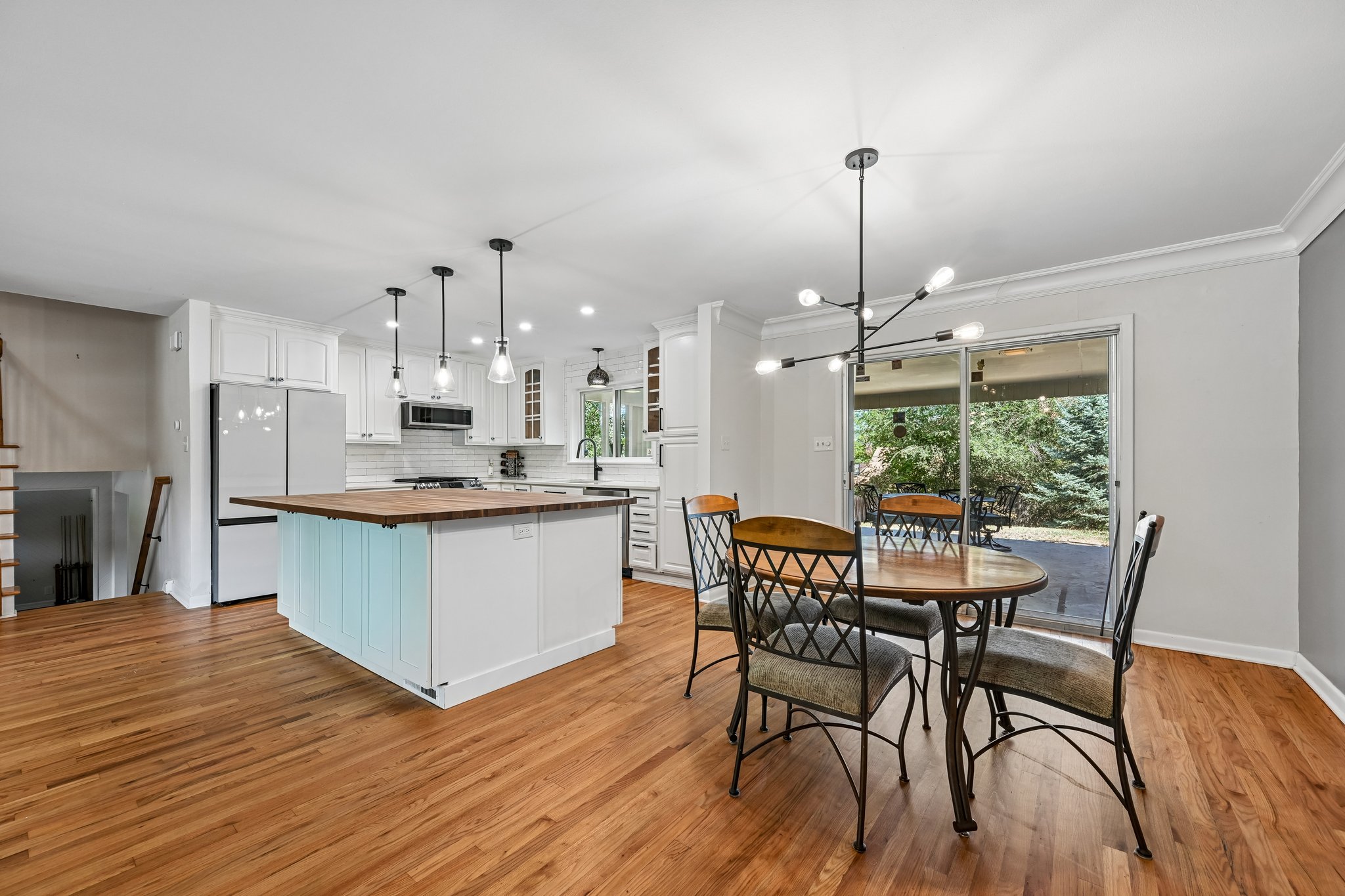 Livingston Dr-S2908-012.jpg