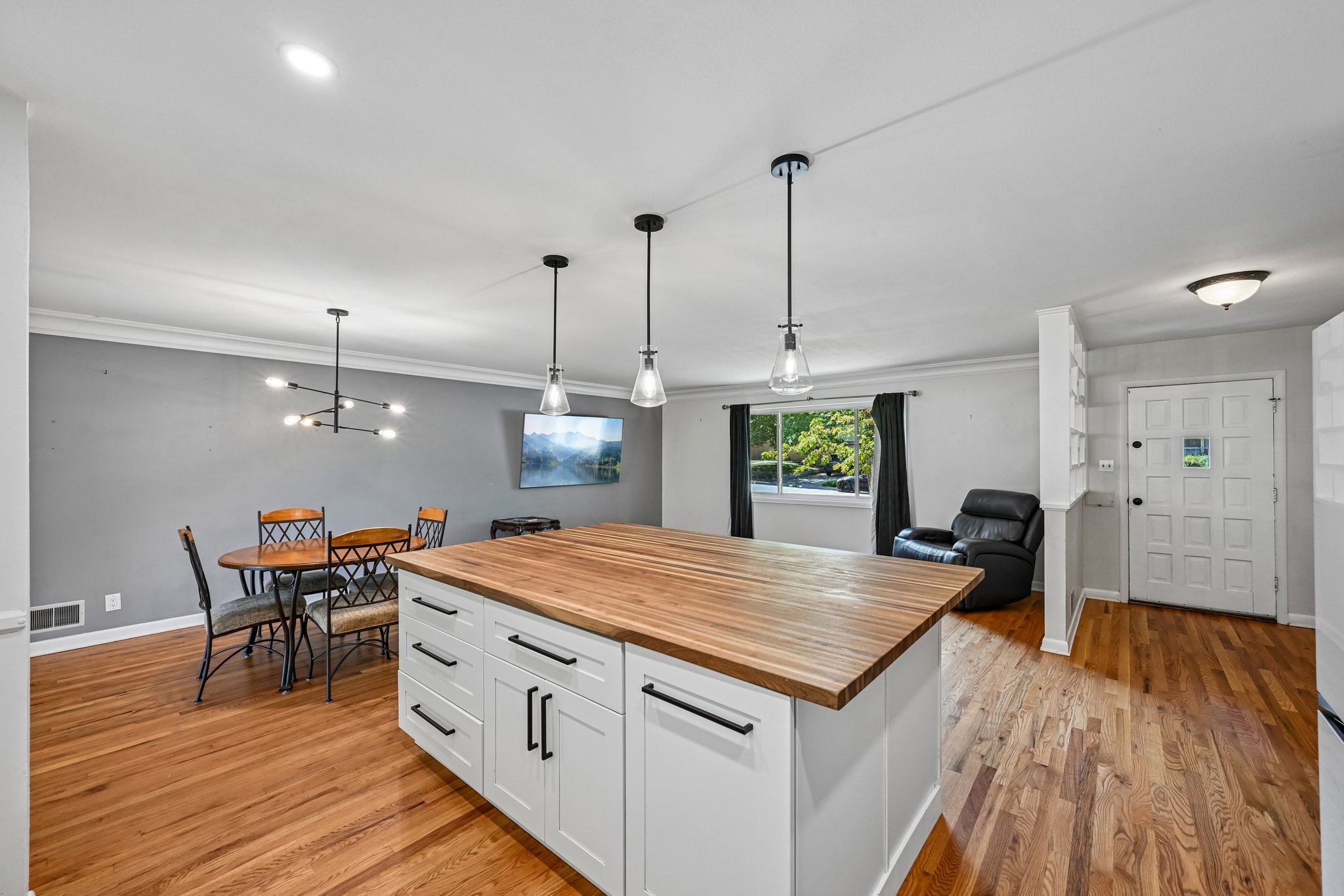 Livingston Dr-S2908-018.jpg