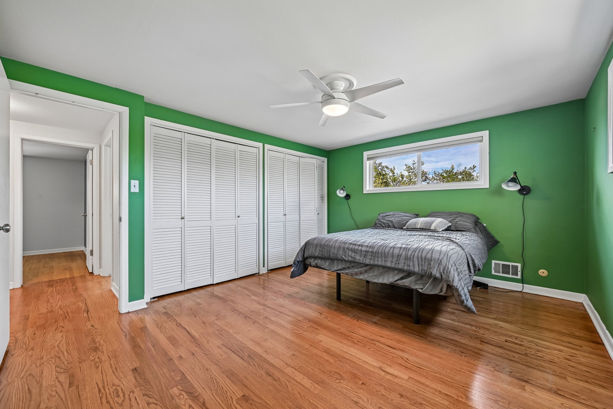 Livingston Dr-S2908-026.jpg