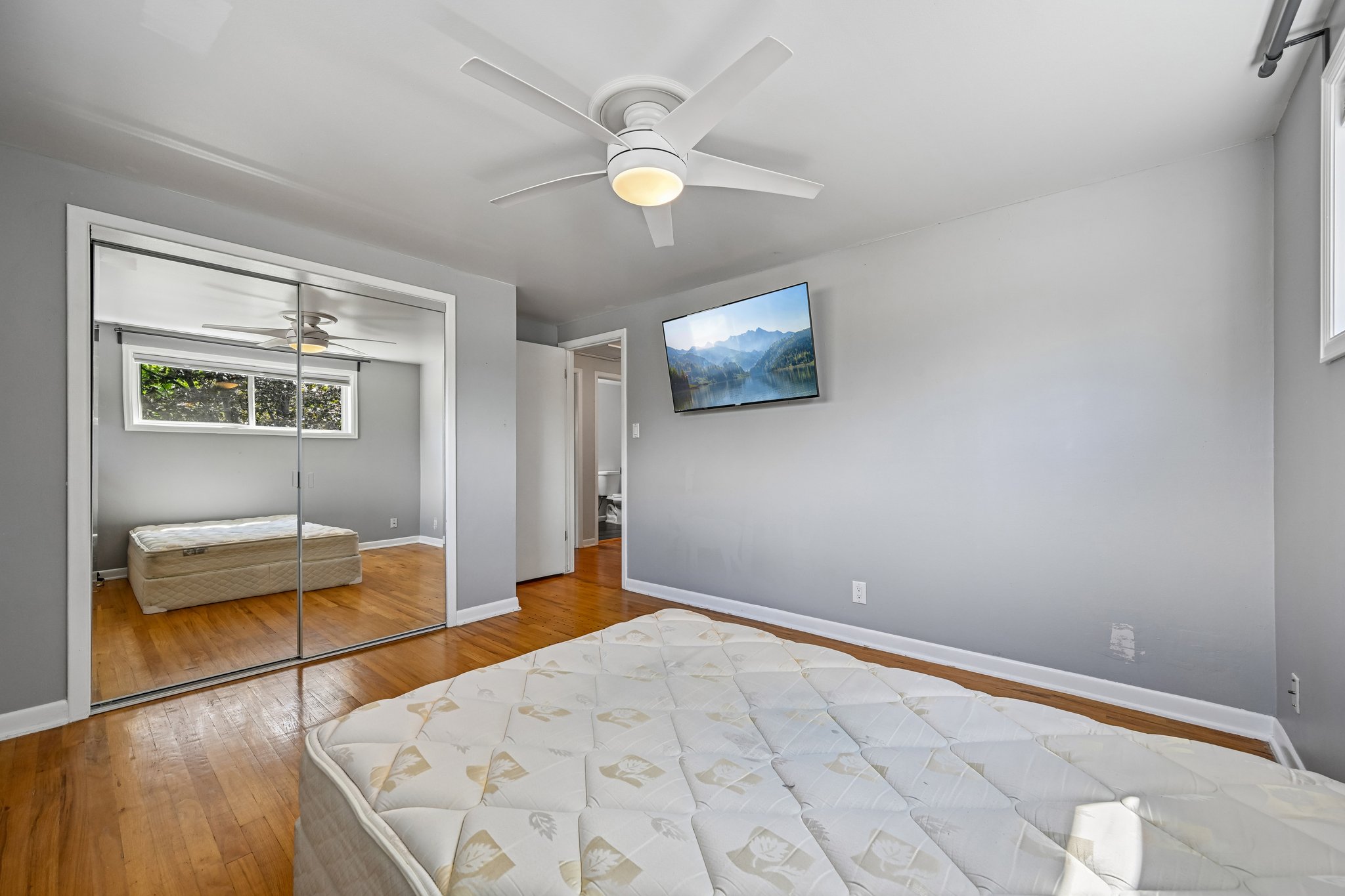 Livingston Dr-S2908-031.jpg