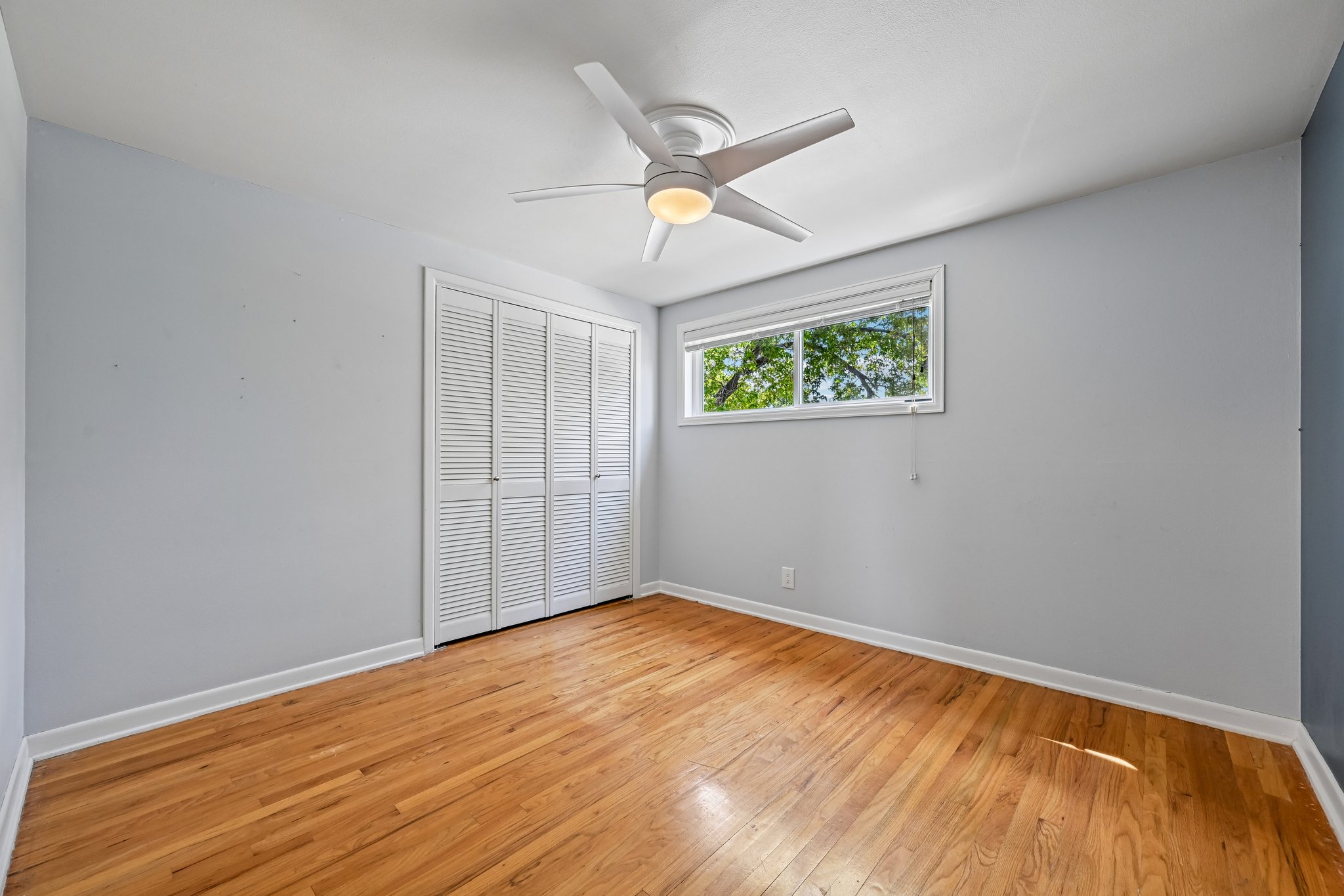 Livingston Dr-S2908-032.jpg