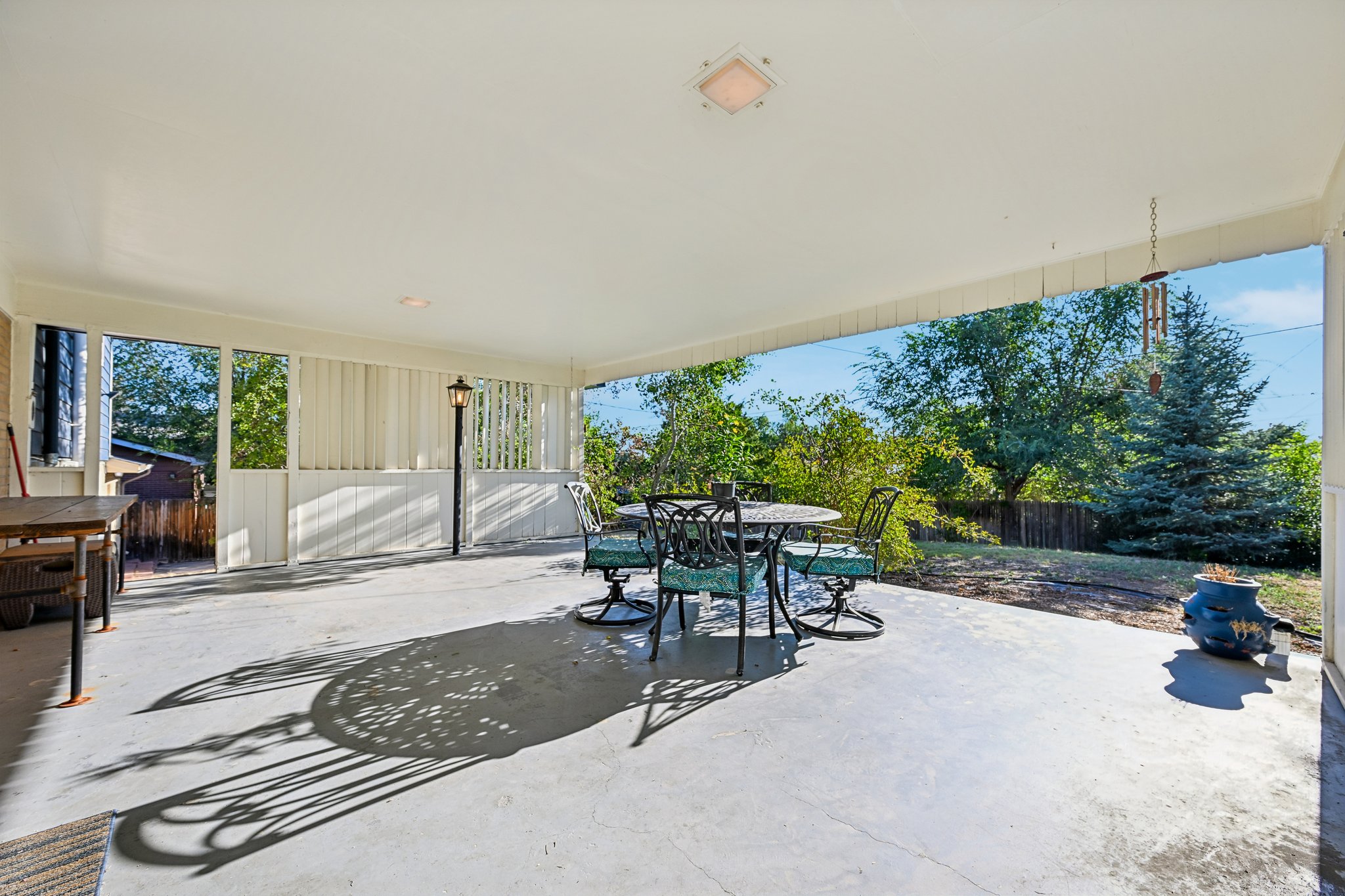 Livingston Dr-S2908-043.jpg