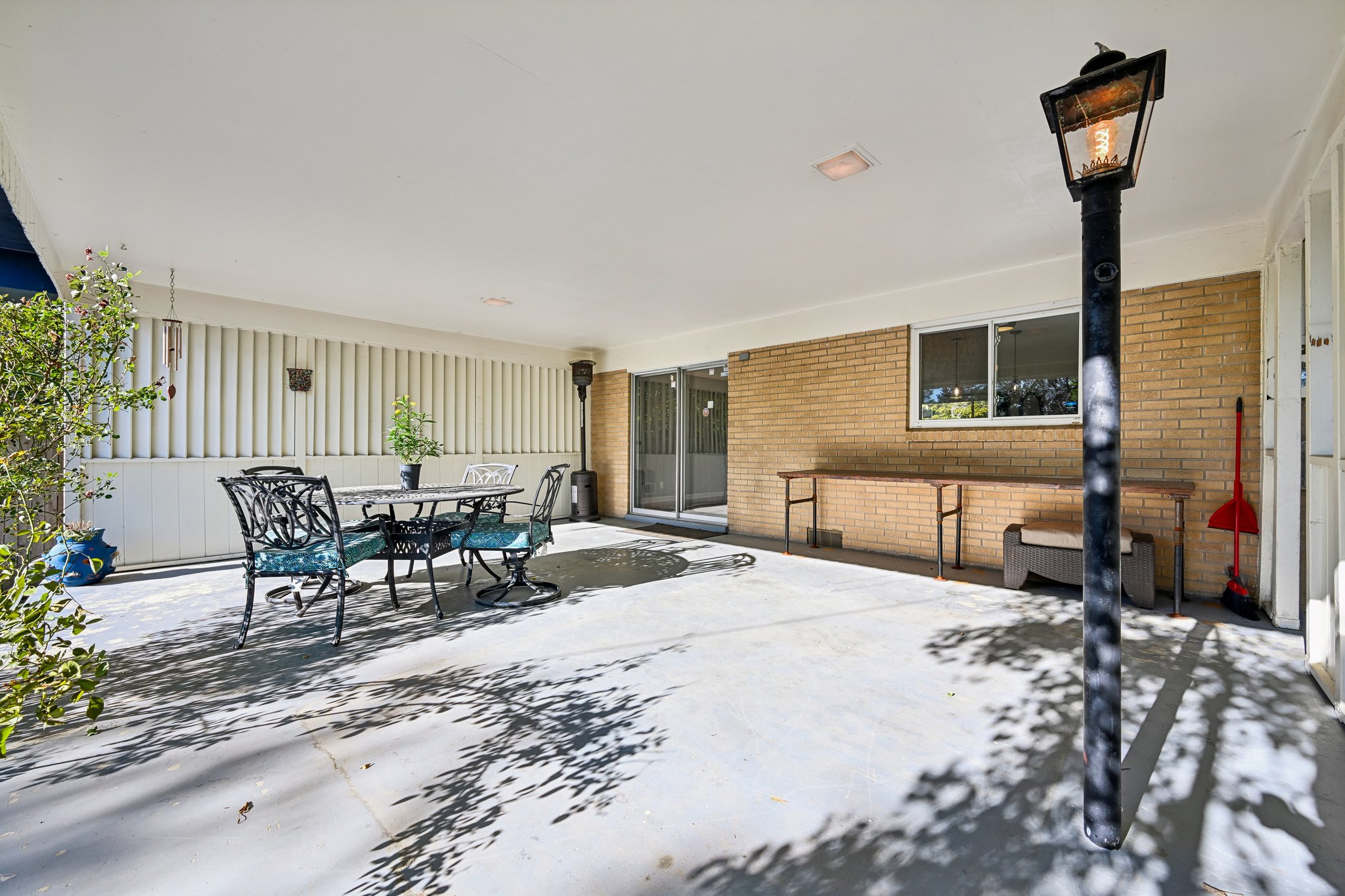 Livingston Dr-S2908-044.jpg