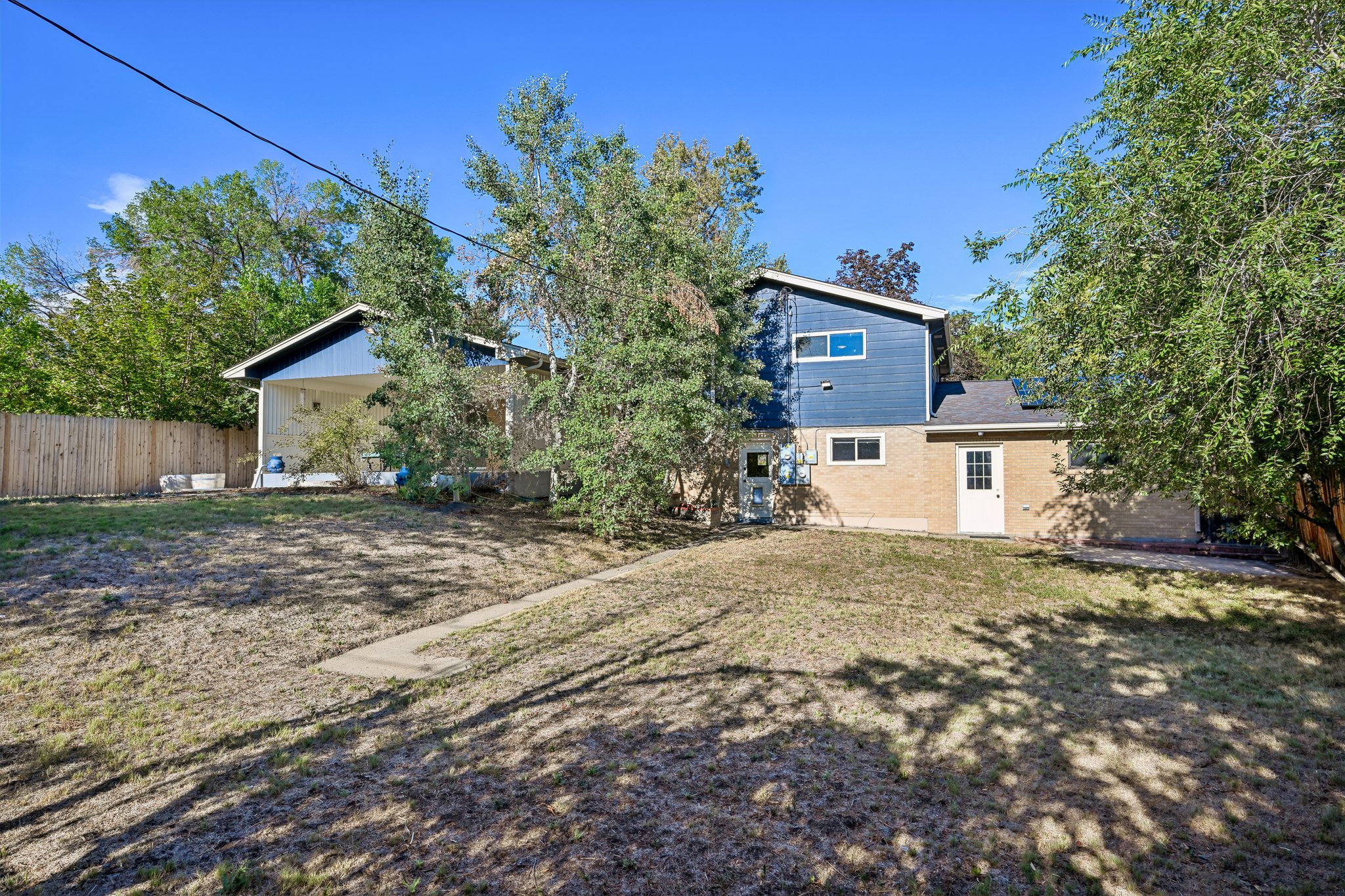 Livingston Dr-S2908-047.jpg