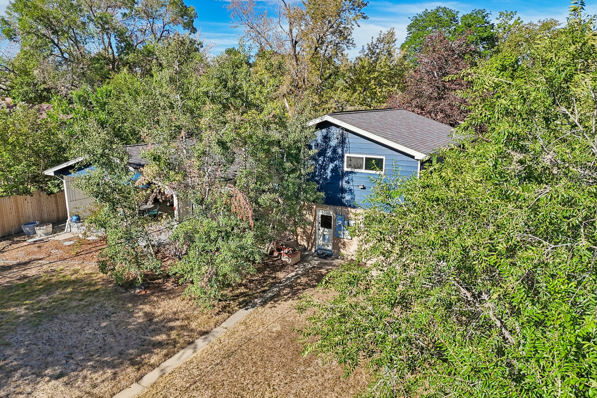 Livingston Dr-S2908-056.jpg