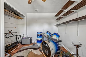 Livingston Dr-S2908-041.jpg