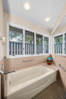 Primary Bathroom 1c