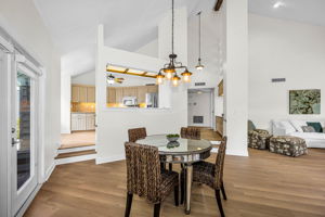 Kitchen Eat-In 2