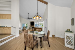 Kitchen Eat-In 3