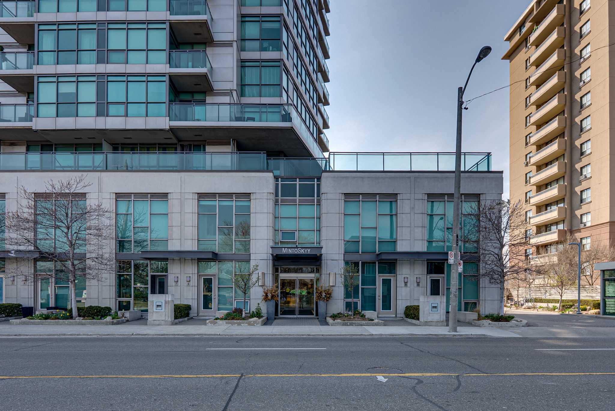 1048 Broadview Ave Toronto, ON M4K 2B8