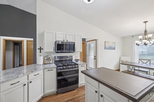 High St-S2608-022.jpg