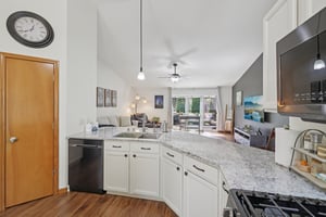 High St-S2608-023.jpg