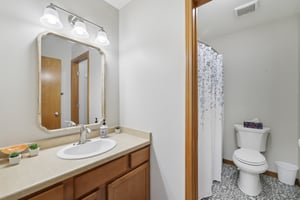 High St-S2608-045.jpg