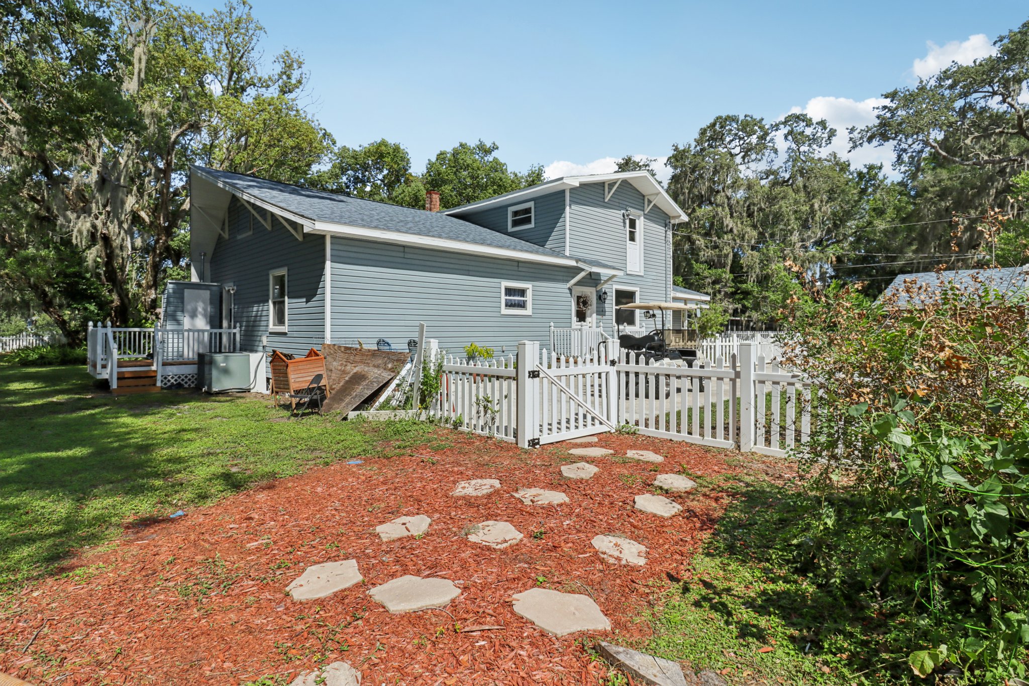 N Grandview St-S0409-035.jpg