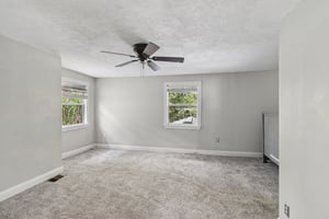 N Grandview St-S0409-022.jpg